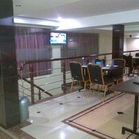 Erin Int Hotel Makassar Dış mekan fotoğraf