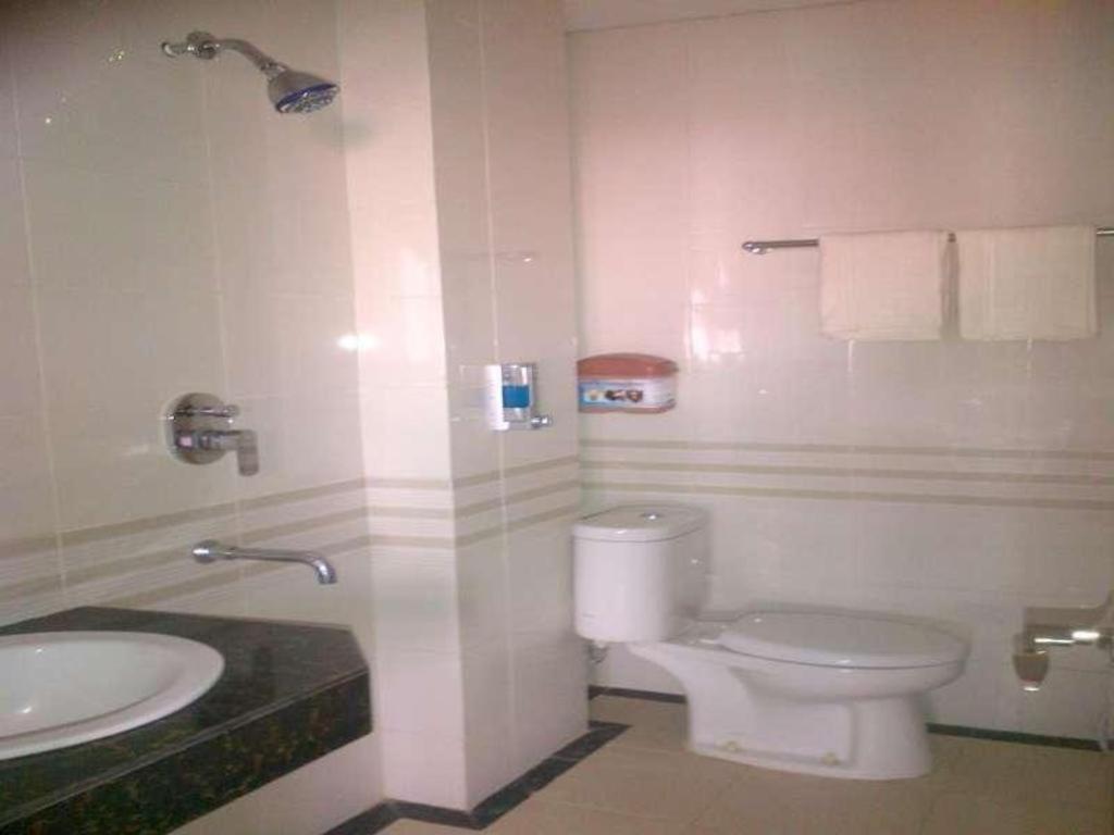 Erin Int Hotel Makassar Dış mekan fotoğraf